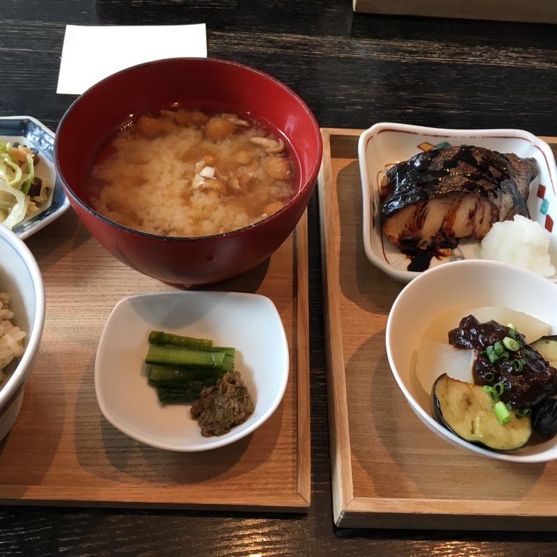 銀だら焼き定食(魚と酒 はなたれ 丸の内本店)
