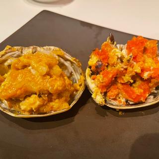 上海蟹の蒸し物（雄、雌）(中国飯店 富麗華)