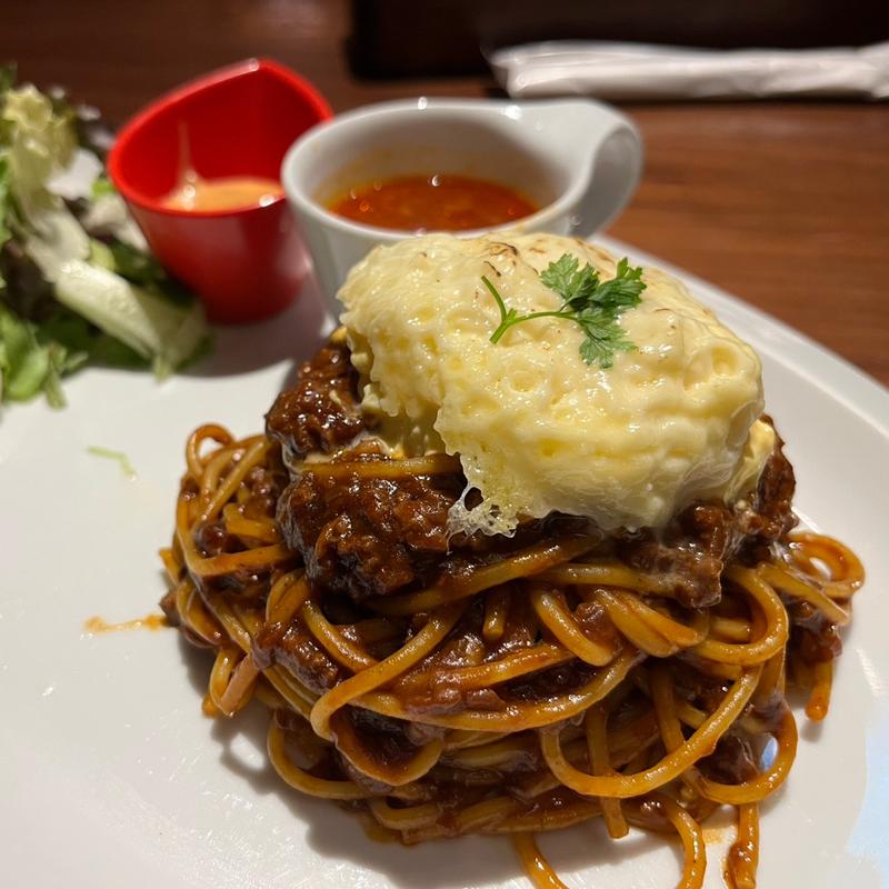 炙りチーズとクラッシュエッグのミートソース パスタ(むさしの森Ｄｉｎｅｒ ムスブ田町店)