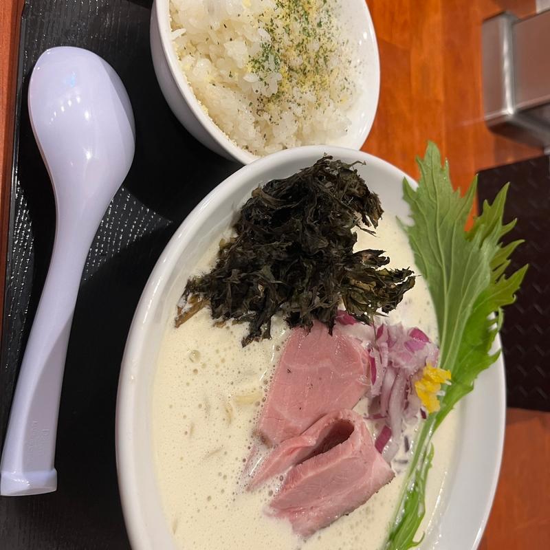 牡蠣と鶏の泡系ラーメン　限定(麺匠萩原)