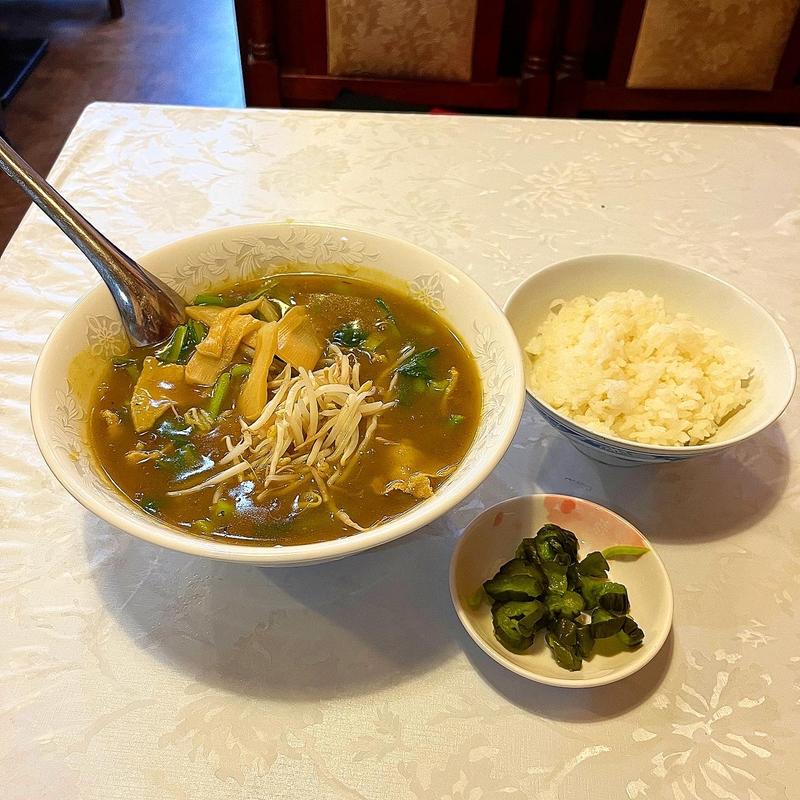 カレーラーメン(夜来香 栄本店 （いえらいしゃん）)