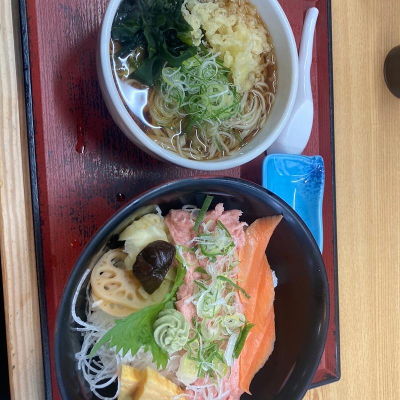 (草加新田市場食堂 )
