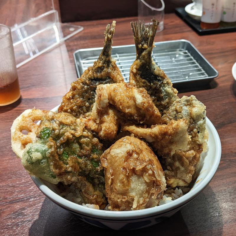いわし天丼(博多天ぷら たかお マークイズ福岡ももち店)