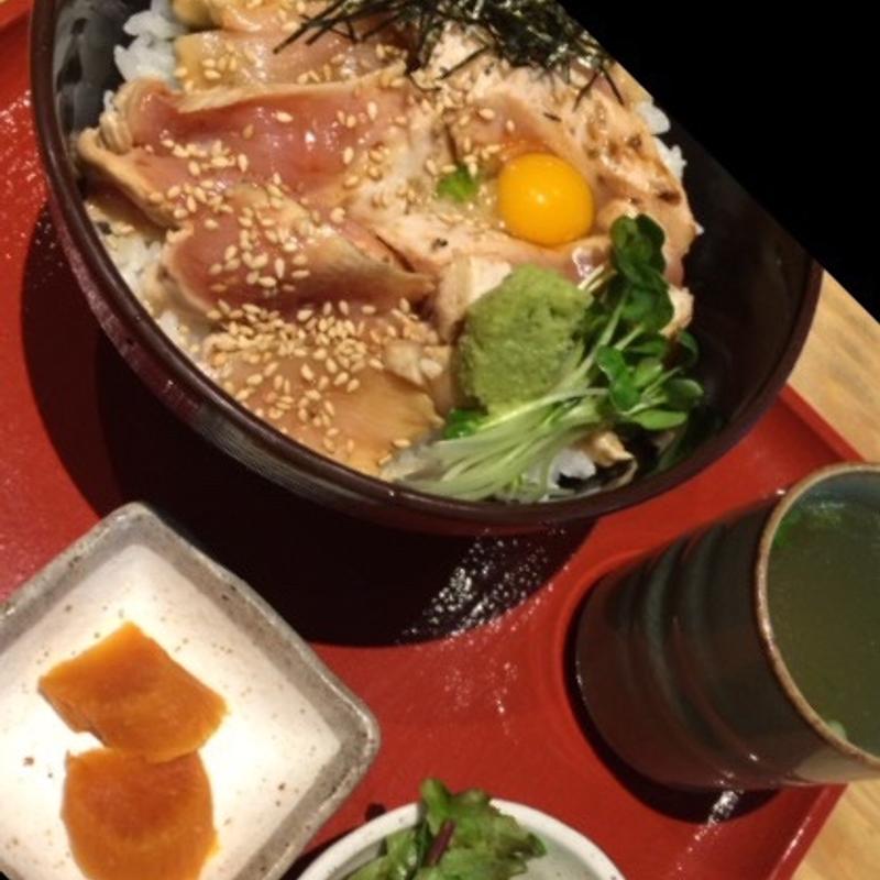 鳥タタキ丼(焼き鳥 さつま屋 とうきょうスカイツリー駅前店)
