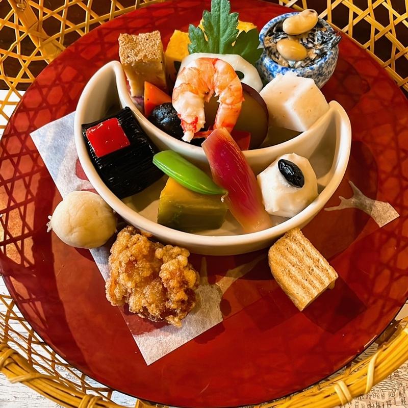 花籠本膳(韻松亭)