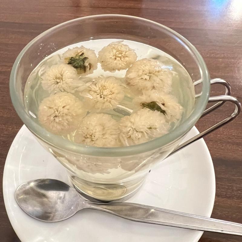 菊花茶(喫茶 タビビトの木)