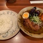 揚げ鶏ライスMサイズ、オリジナルスープ、1辛(東京スープカレーチャハヤ総本店)