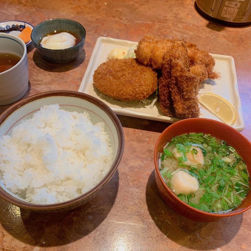 ミックスフライ定食(なが富)