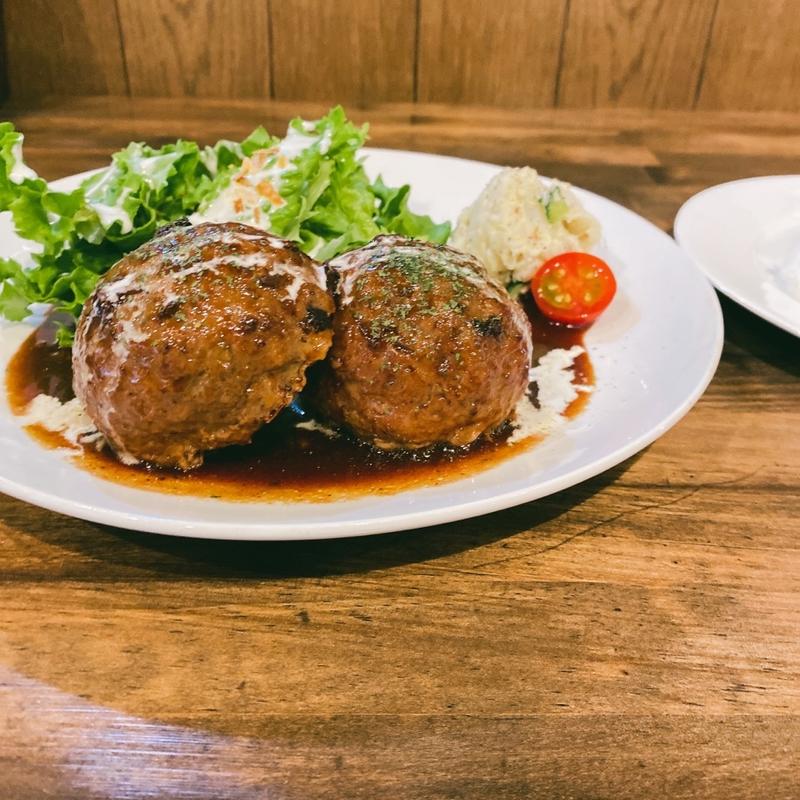 煮込みハンバーグプレート(ASAHIKAWA TERRACE BAる)