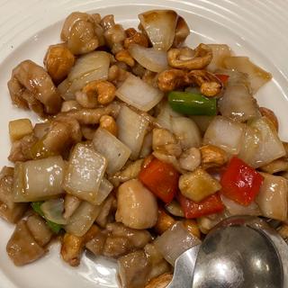 鶏のカシューナッツ炒め(醤油味)(源来酒家)