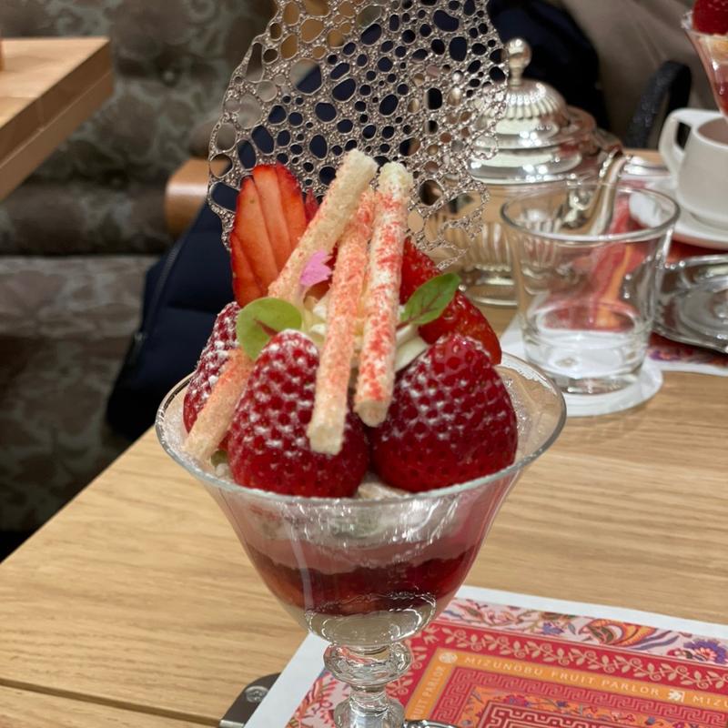 プティフールと季節のフルーツパフェ(ドリンク付き)(水信ブルック＆ファクトリー)