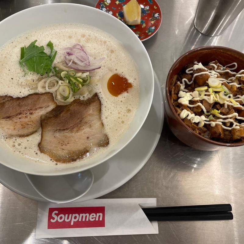 鶏白湯(This is イクタヌードル)