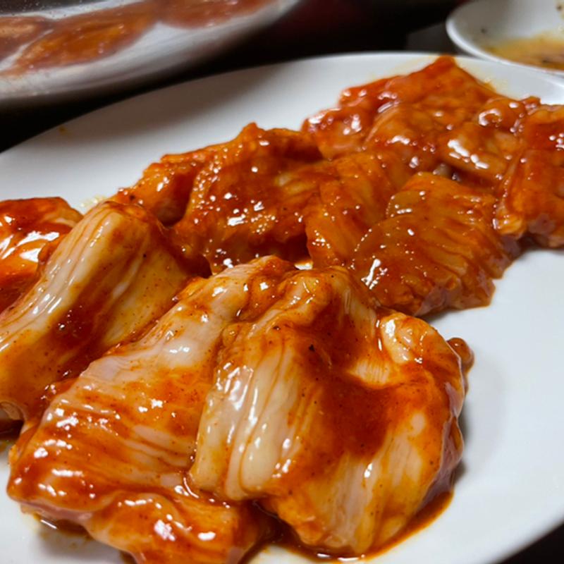 ミノ900円、シマチョウ900円(焼肉幸泉 )