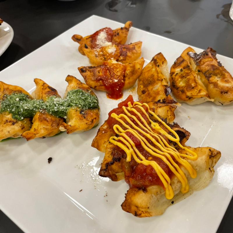 おつまみ餃子4種全部盛り(餃子の味よし 渋谷道玄坂店)