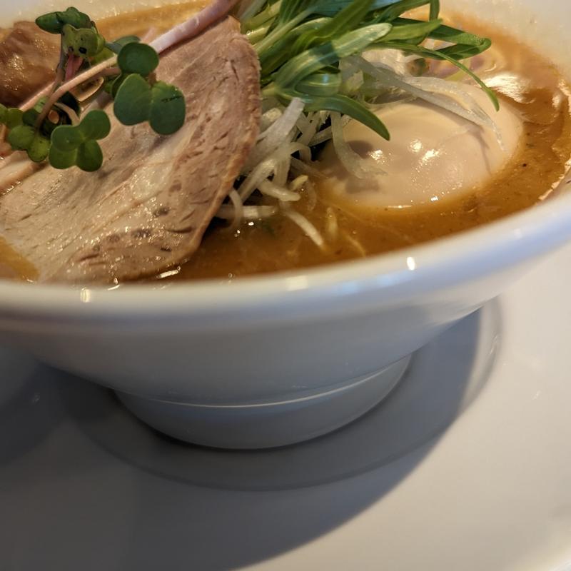 超濃厚魚白湯ら～めん(だしが命の塩らーめん　ぎょぎょぎょ （ダシガイノチノシオラーメン ギョギョギョ）)