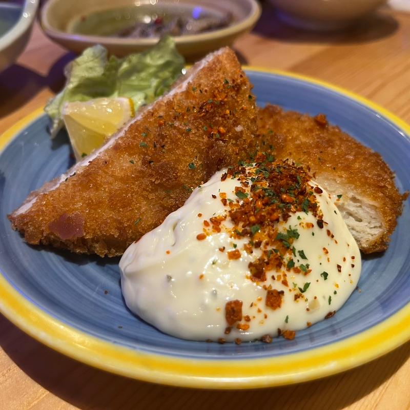 にんにくたっぷりチキン南蛮(大衆酒場 オードリー)