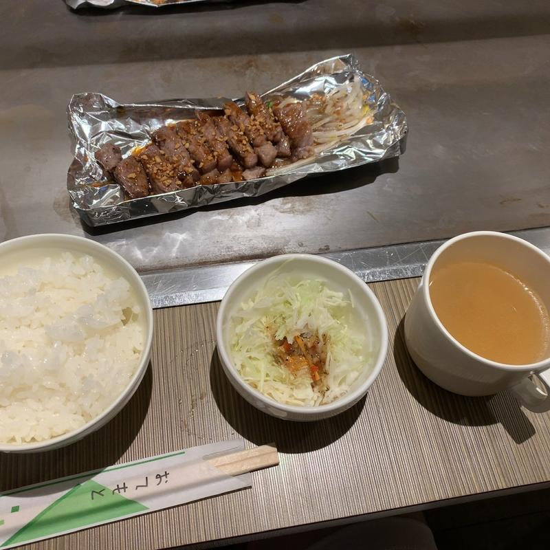 (鉄板焼 Bowls Kitchen)