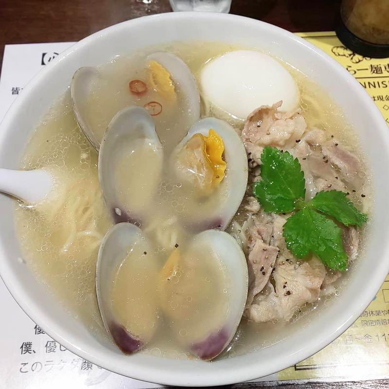 どの国にもないめちゃめちゃ旨い塩らー麺(塩生姜らー麺専門店MANNISH 神田西口店)