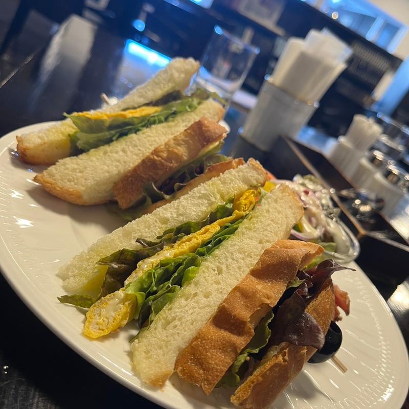 サンドイッチ　ミニサラダ付き(備屋珈琲店 伊豆高原店 （ビンヤコーヒーテン）)