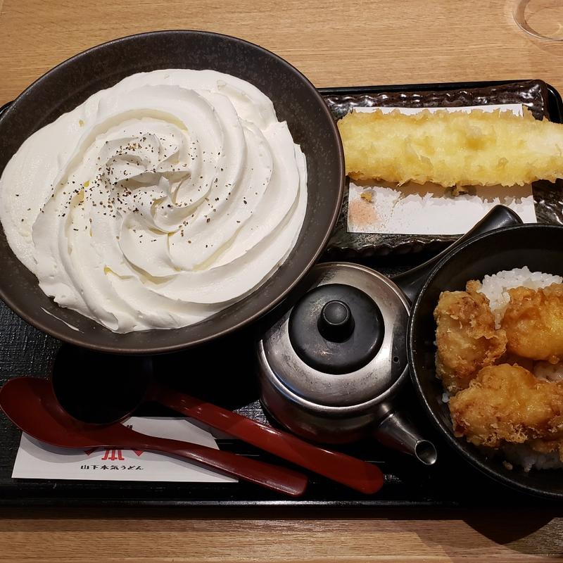 白い明太チーズクリームうどん(山下本気うどん 町田駅前)