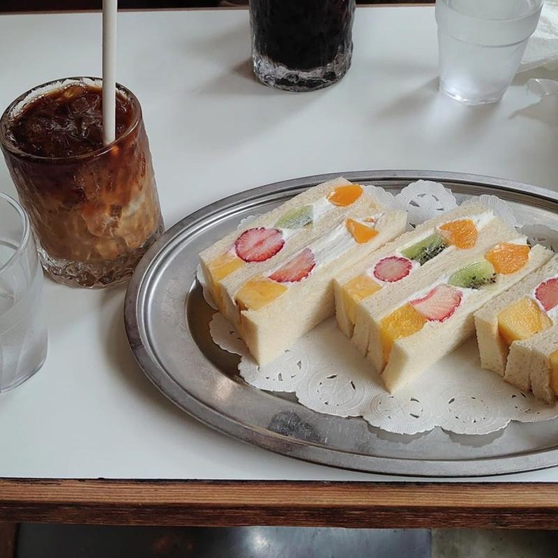 ミックスフルーツサンド(イワタコーヒー店)