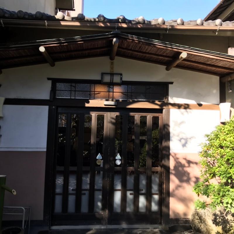 外観入口(あつた蓬莱軒 本店)