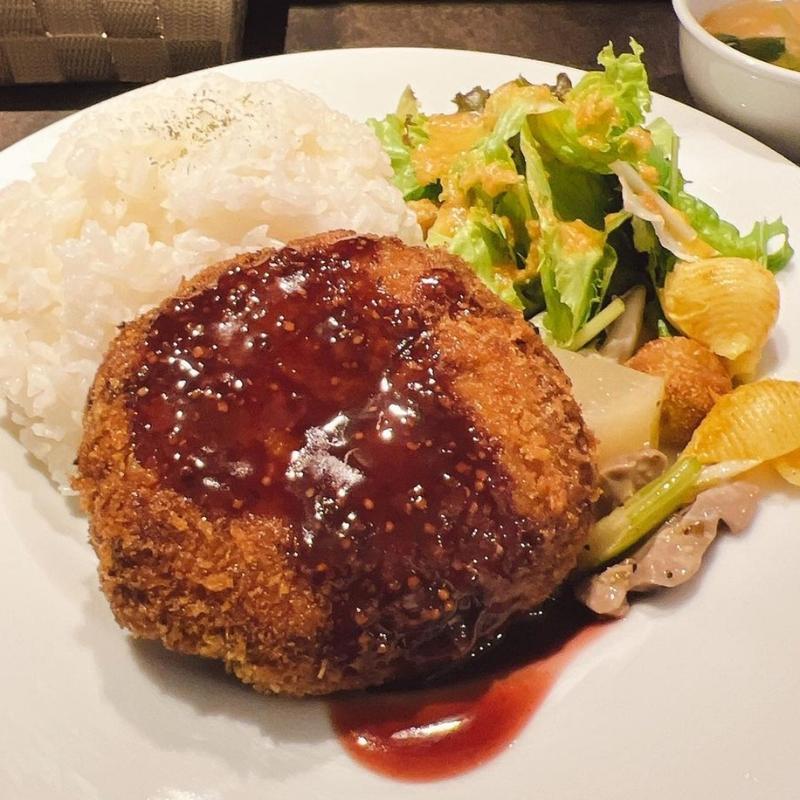 メンチカツのワンプレートランチ(Meat Kitchen HARMER's GRILL)