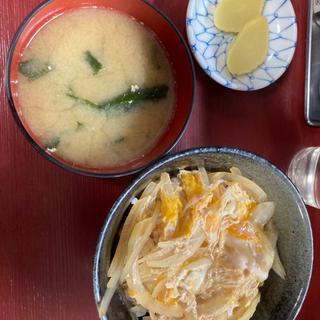 玉子丼(㈲だるまや食堂)