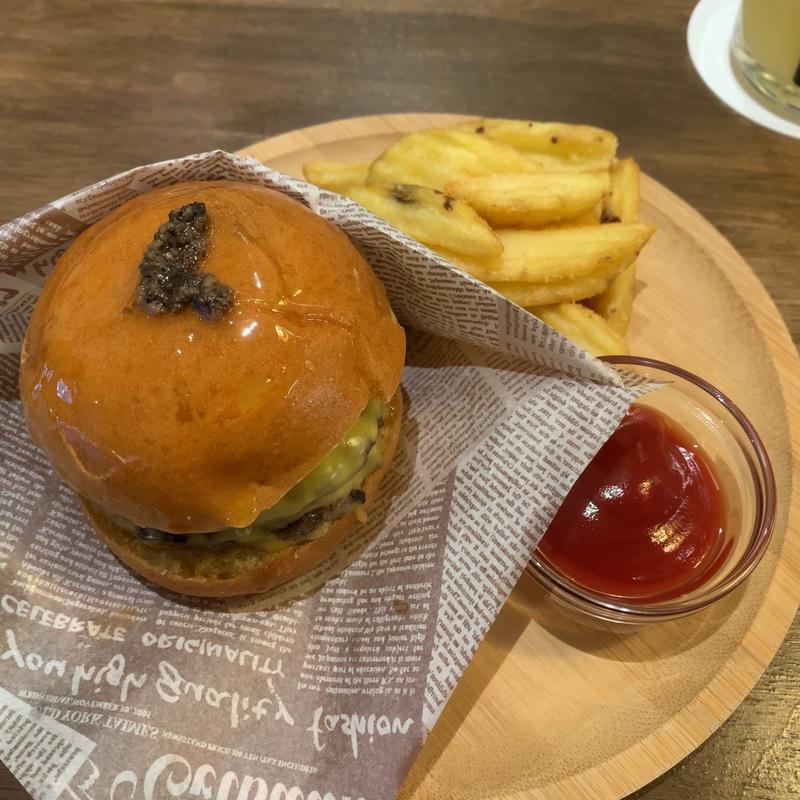 トリュフバーガー(Q’ Bola Asere (ケボラアセーレ))