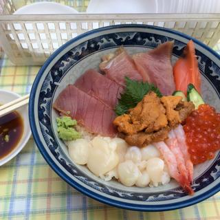 海鮮丼(寿司と和食 遊楽 )