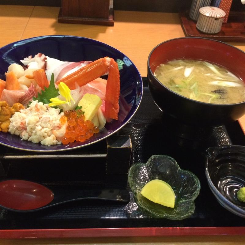 海鮮丼(海鮮問屋　柿の匠 )