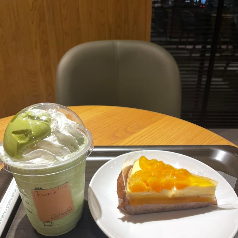 抹茶玄米ちゃんもちフラペチーノ、オレンジのシブーストタルト(スターバックスコーヒー ゆめモール西条店)