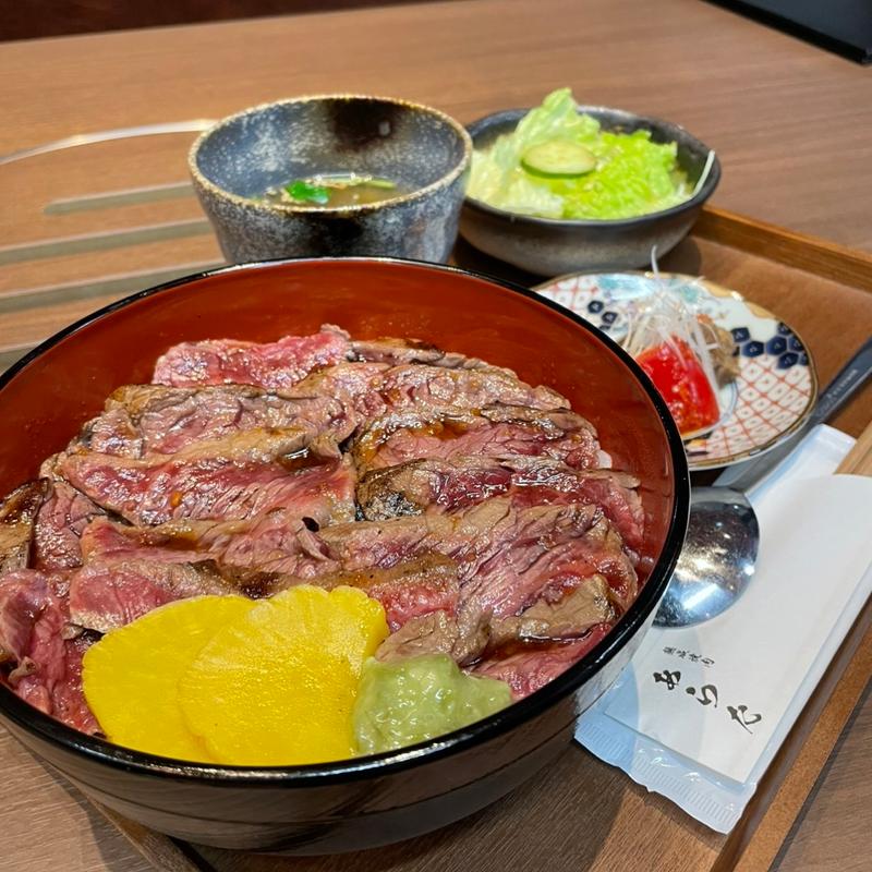 極みステーキ丼(熟成焼肉あらた)