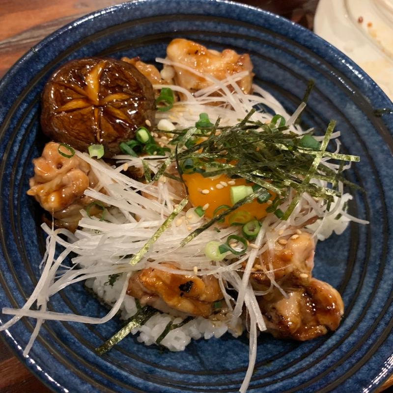 焼きとり月見丼(鬼っ子)