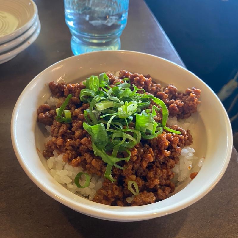 辛ミンチ丼(虎徹 )