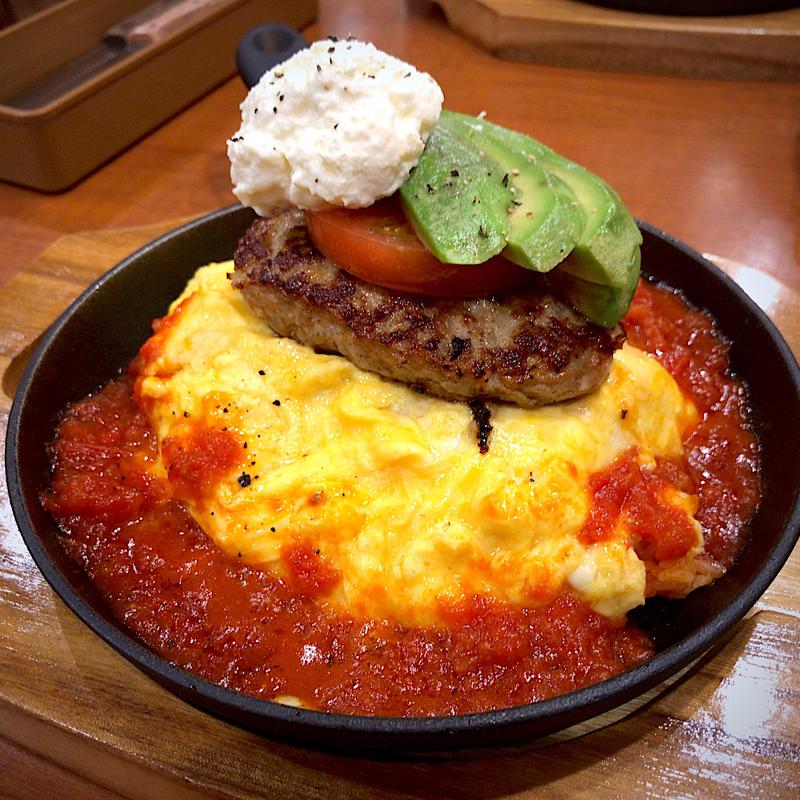 ストラッチャテッラチーズとアボカドのハンバーグオムライス(ビッグボーイ イオン仙台店 （Big Boy）)