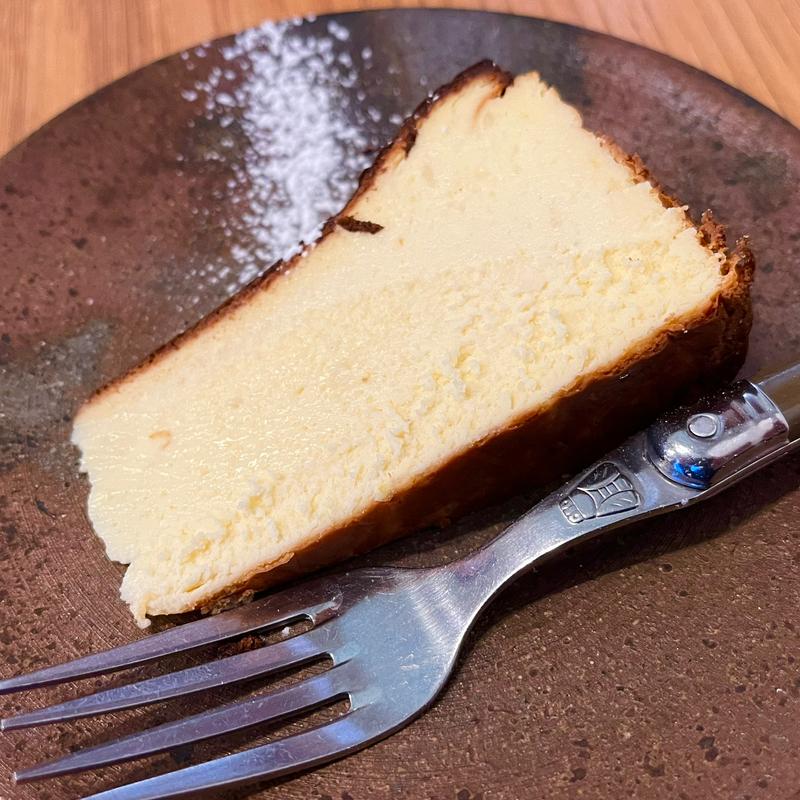 バスクチーズケーキ(クッチーナ イタリアーナ アンゴロ)