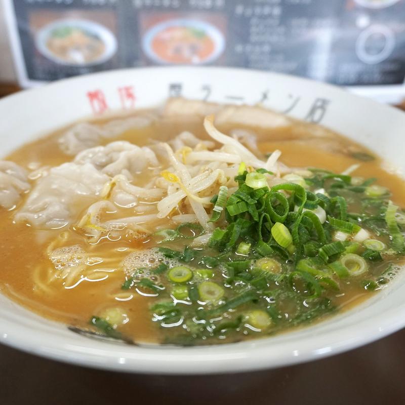 ワンタンメン(原ラーメン店)