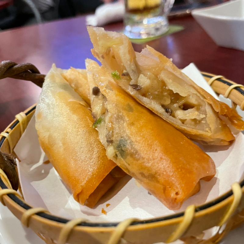 春巻（2本）(大連餃子基地 DALIAN六本木店)