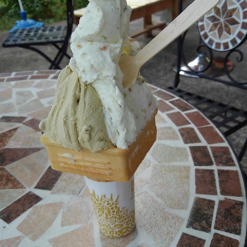 (妻有のジェラートショップ ピオーネ)