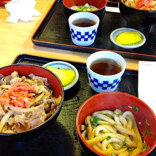 松阪牛牛丼と伊勢うどんミニ(丼どん亭 )