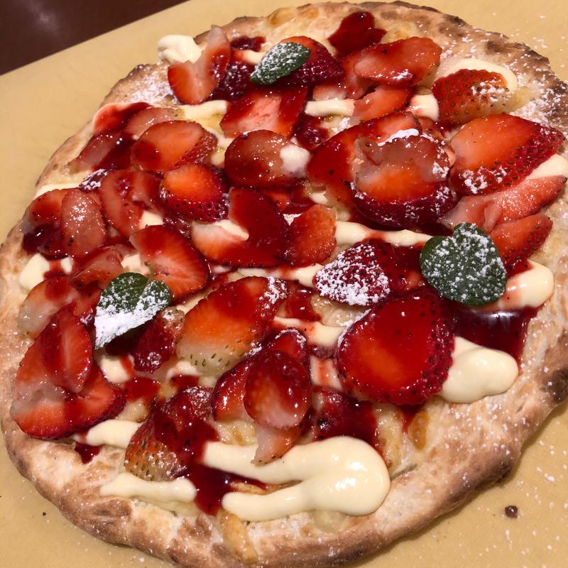 苺たっぷりのデザートピッツァ(グラッチェガーデンズ せんげん台店)