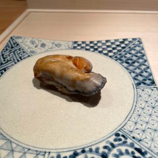 牡蠣握り(鮨やま田 西麻布店)