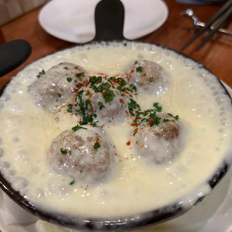 特製肉だんご チーズクリームソース(ワイン食堂Nao)