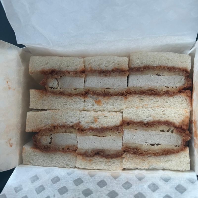 万かつサンド(佐野サービスエリア（下り線）レストラン・スナックコーナー （サノサービスエリアクダリセンレストラン・スナックコーナー）)