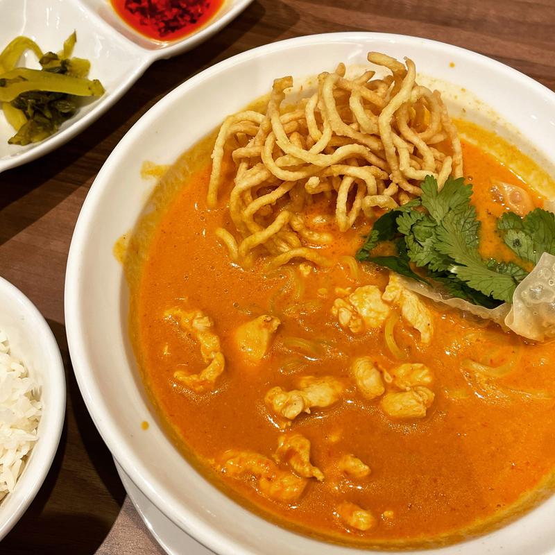 タイカレーヌードルセット(ガァウタイ ホワイティー 梅田店)