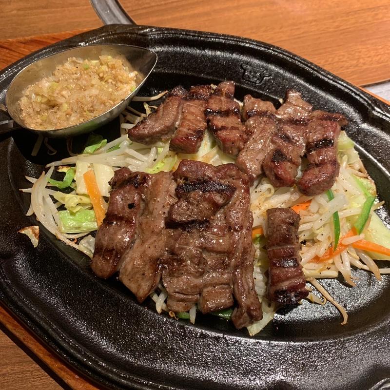 厚切り牛タン塩焼 大鉄板(肉の万世 国立矢川駅前店)