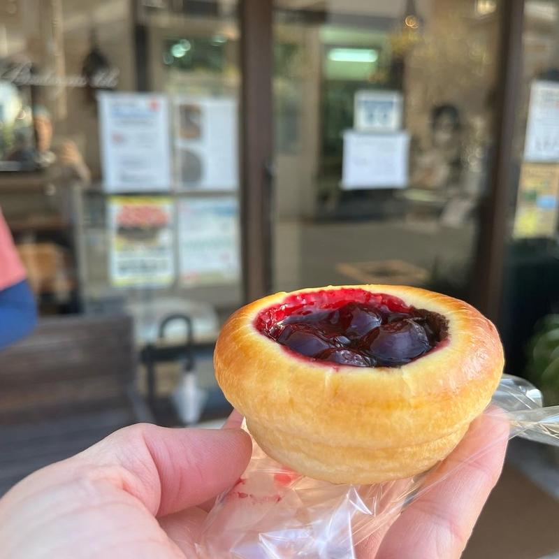 ダークチェリーチョコクリームパン(Bebe)