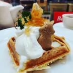 自家製りんごジャムと蜂蜜生姜のワッフル(カフェ　ベリー （カフェベリー）)