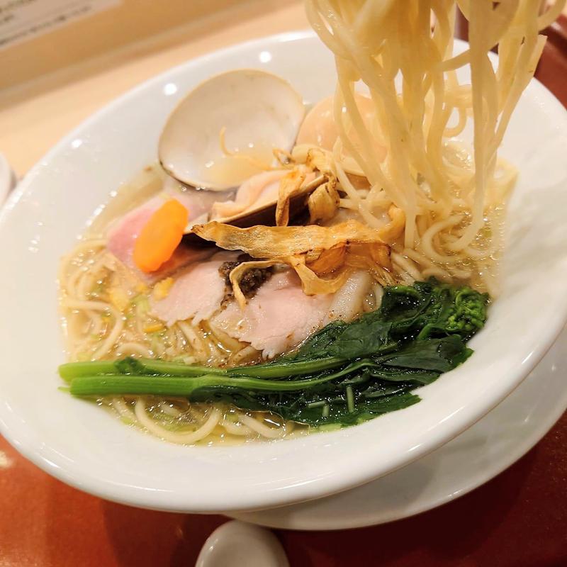 味玉 桑名はまぐりと茸の潮そば(麦と麺助 新梅田中津店)